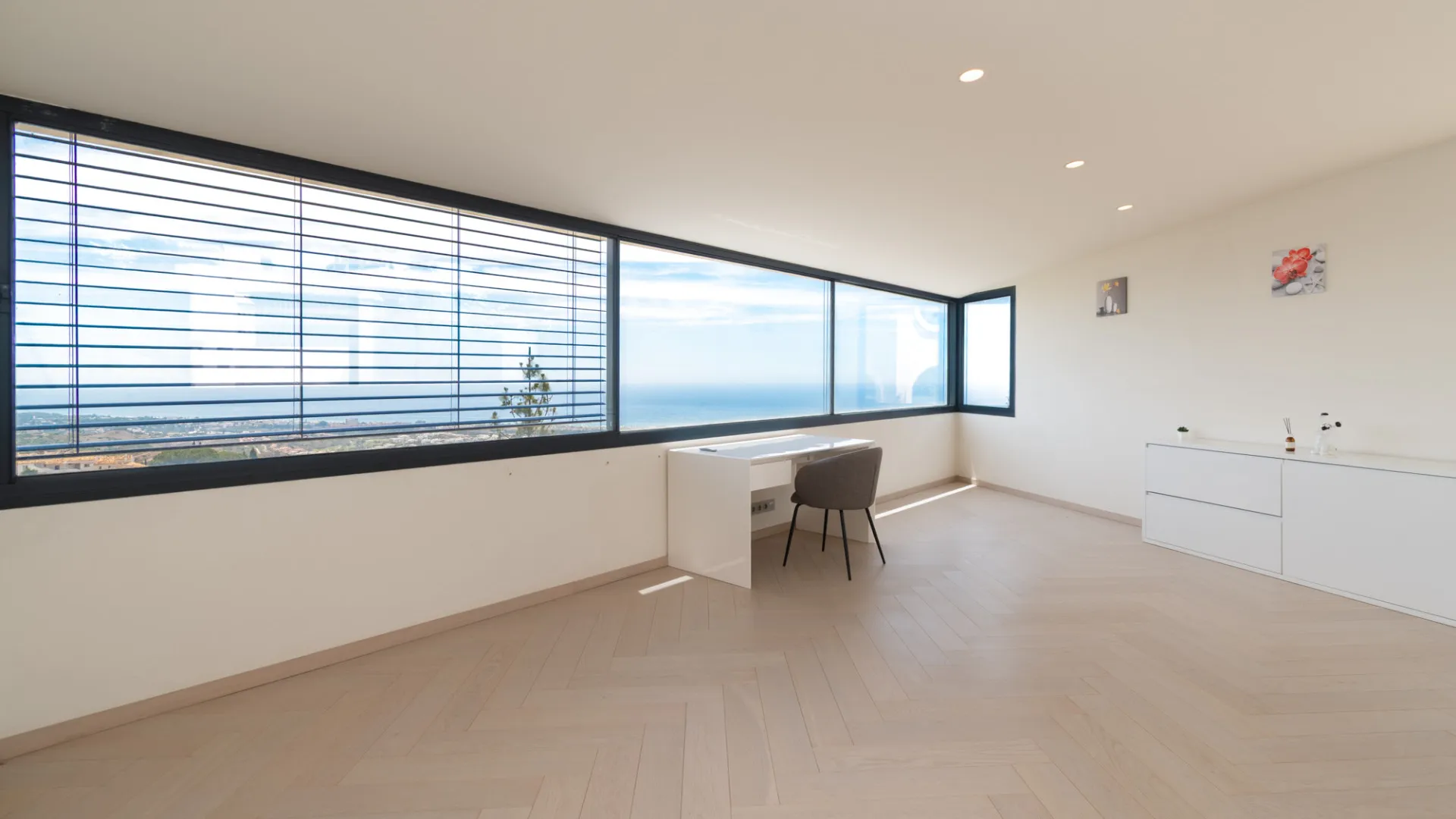 Se vende villa en Los Altos de los Monteros de 4 dormitorios