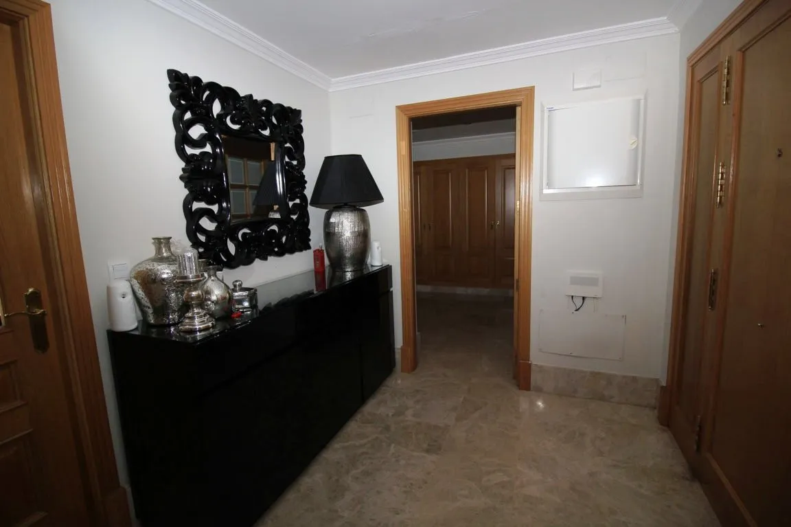 Villa con 4 dormitorios en venta en Marbella Este