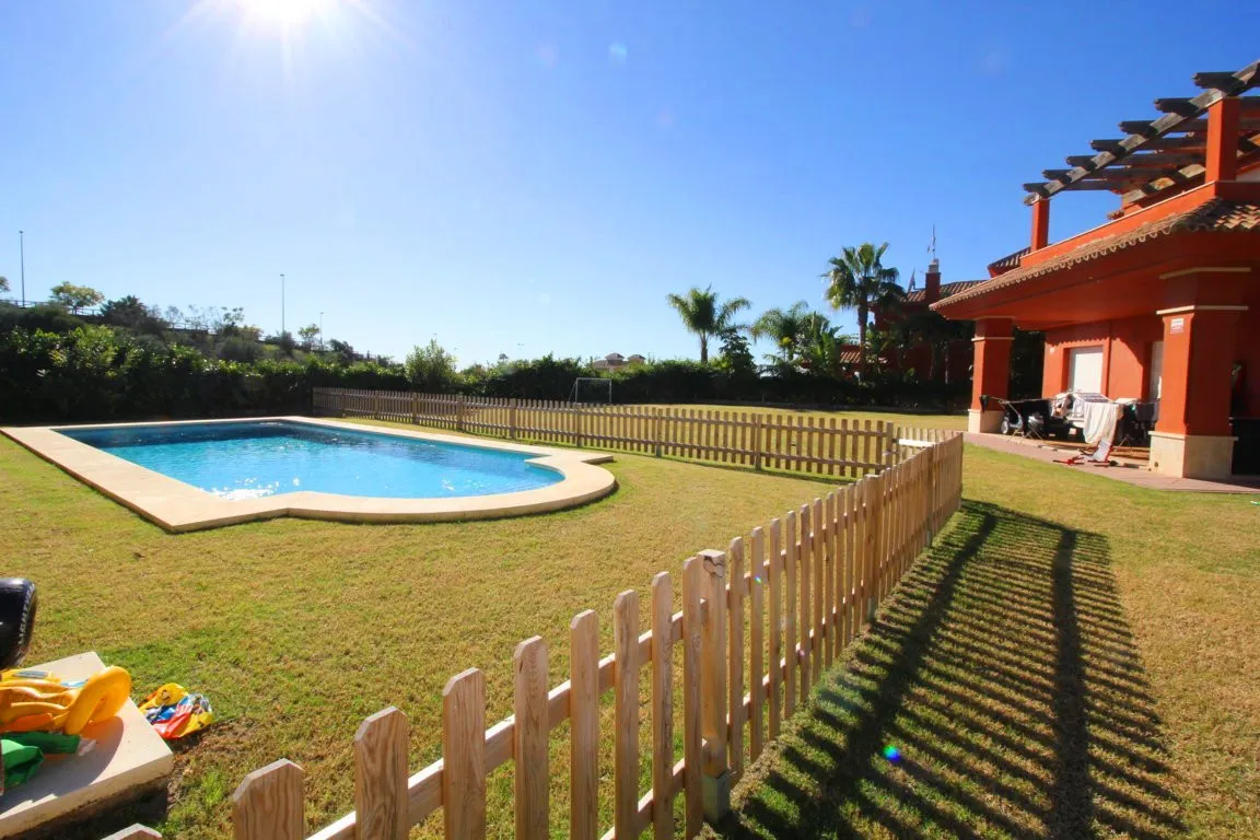 Villa con 4 dormitorios en venta en Marbella Este