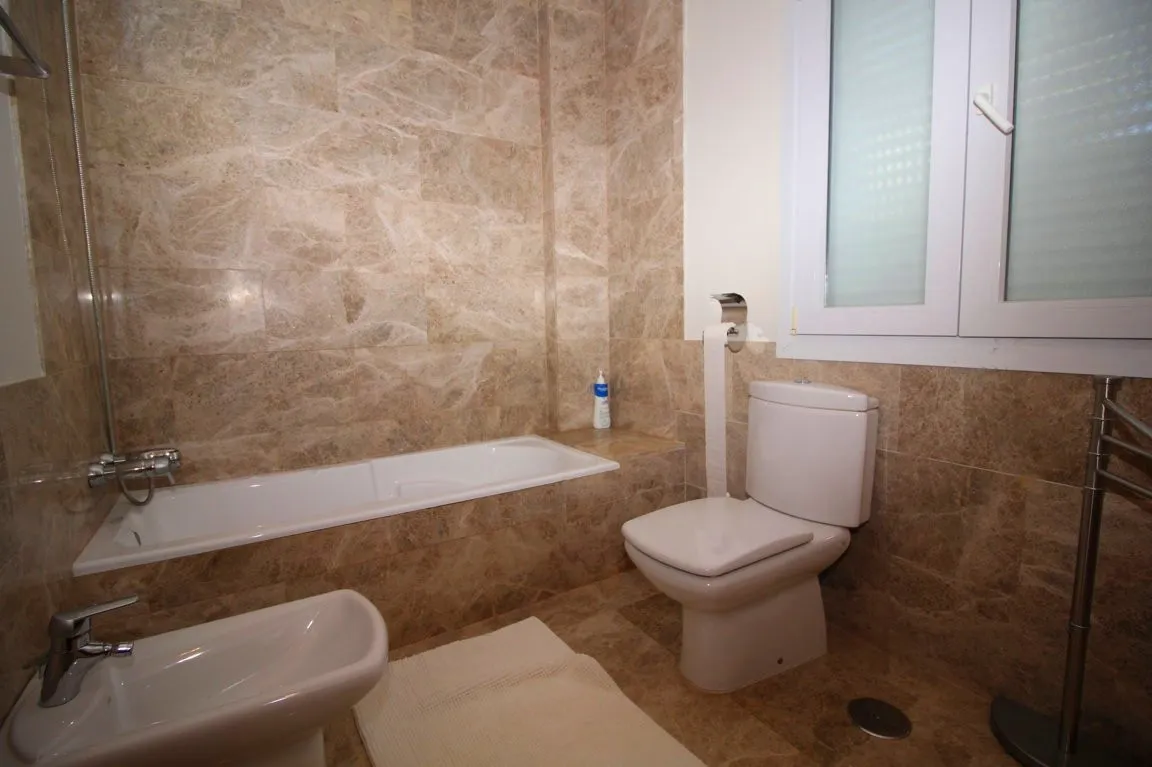 Villa con 4 dormitorios en venta en Marbella Este