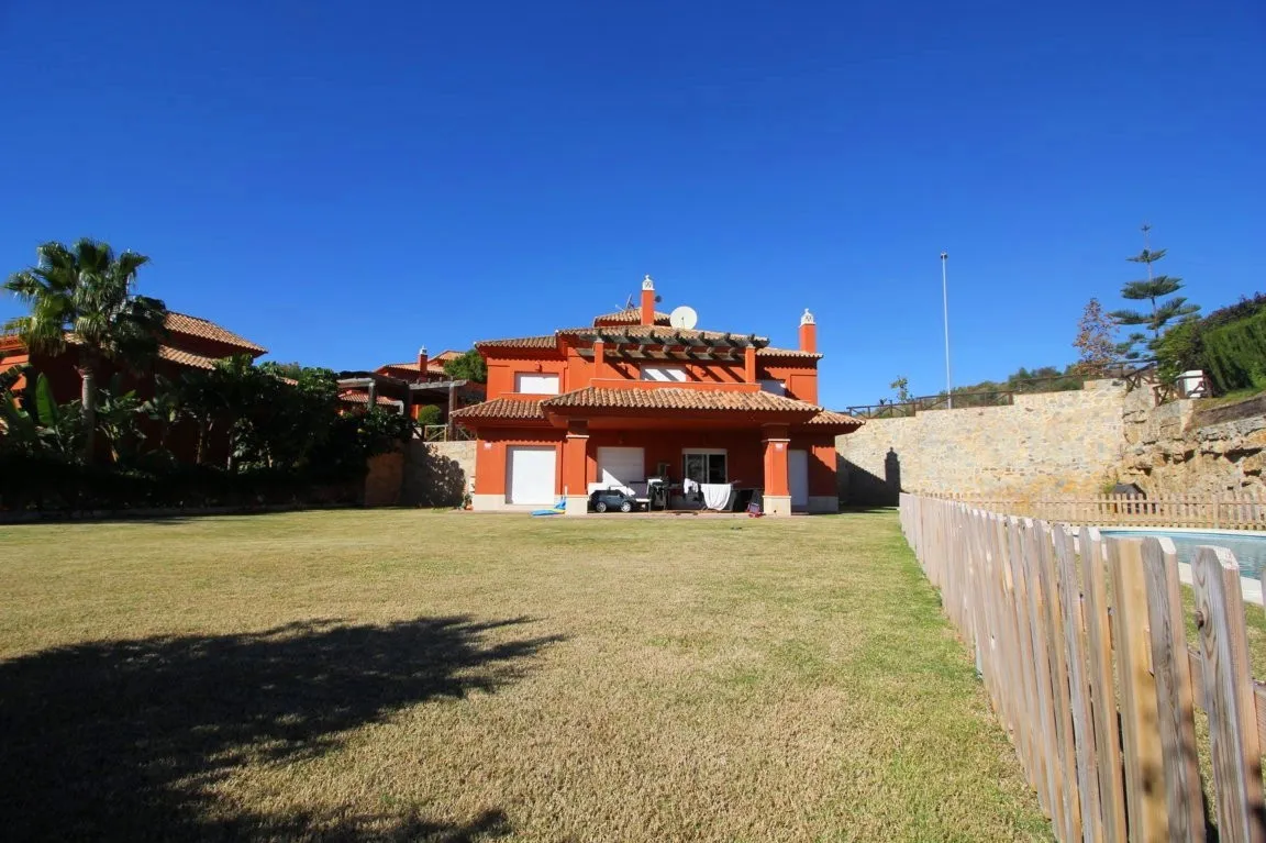 Villa con 4 dormitorios en venta en Marbella Este