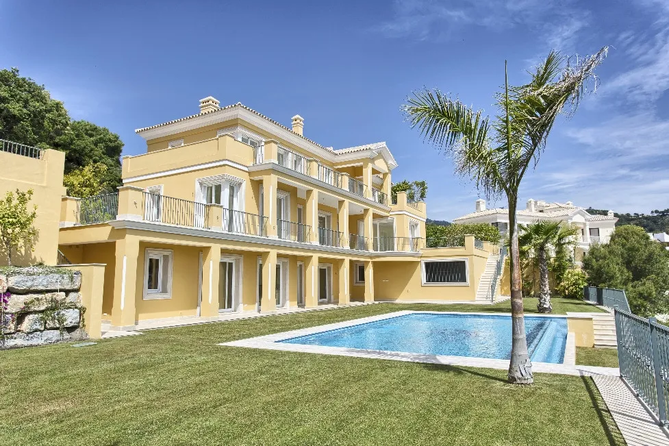 Villa for sale in Ctra. De Ronda