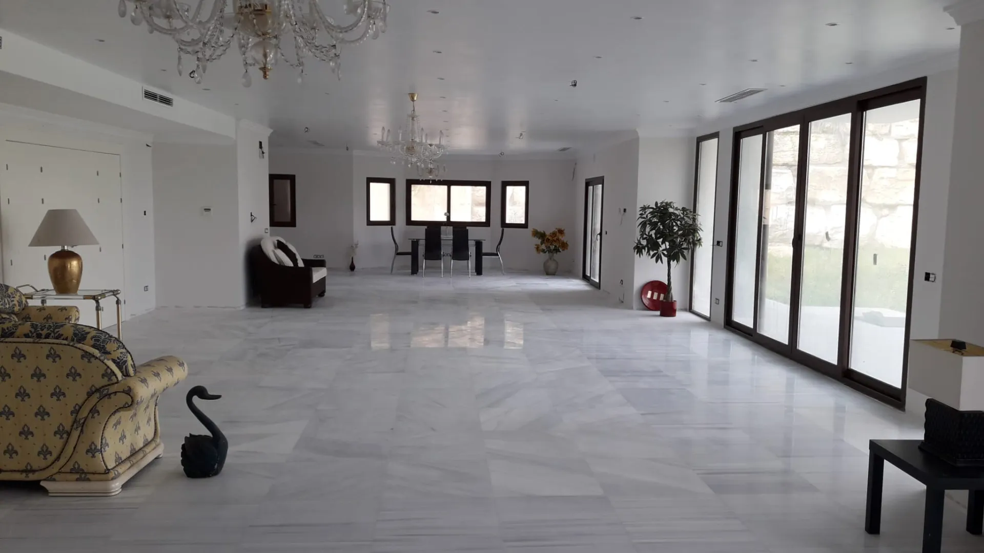 Comprar villa con 6 dormitorios en New Golden Mile