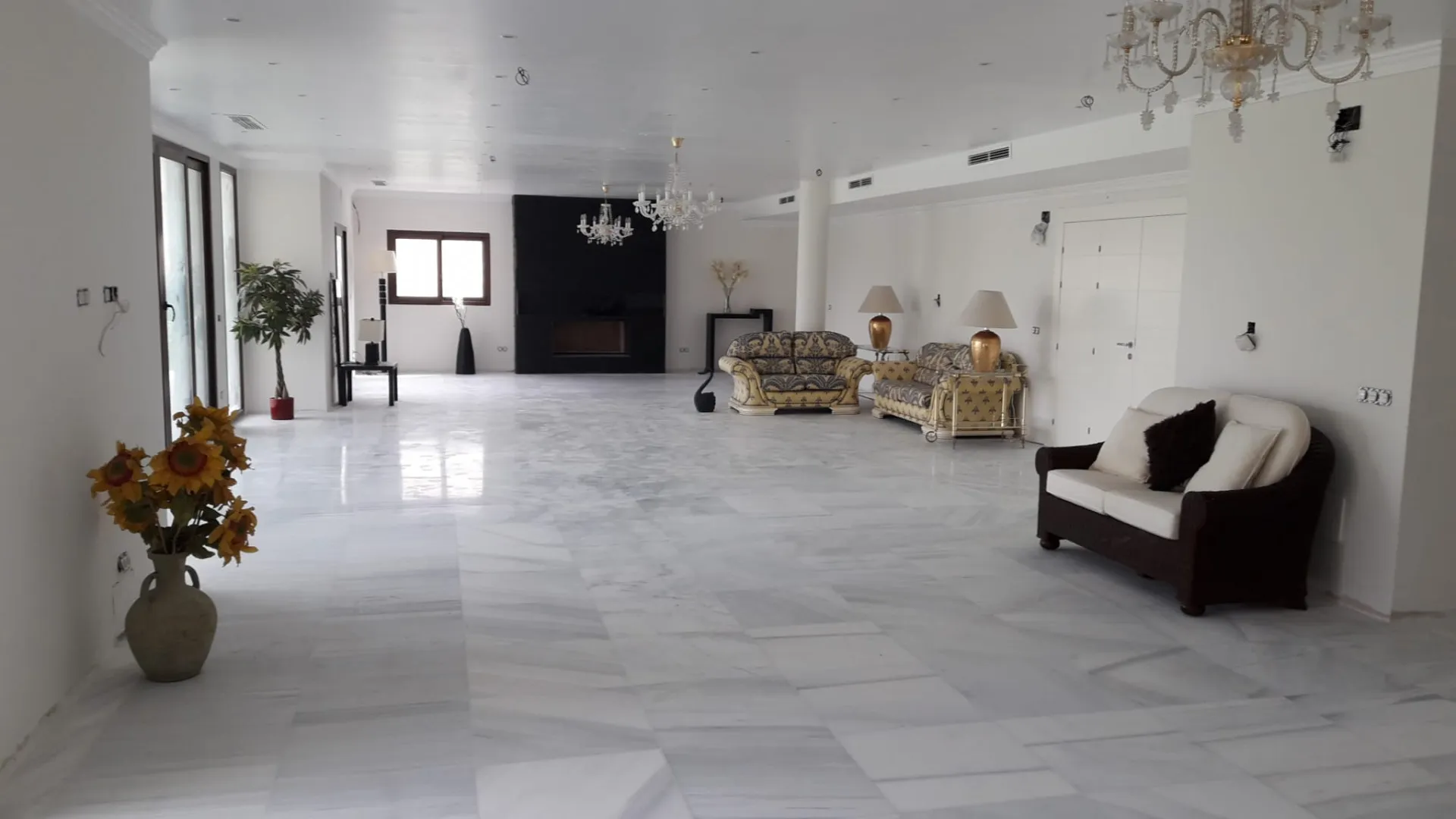 Comprar villa con 6 dormitorios en New Golden Mile