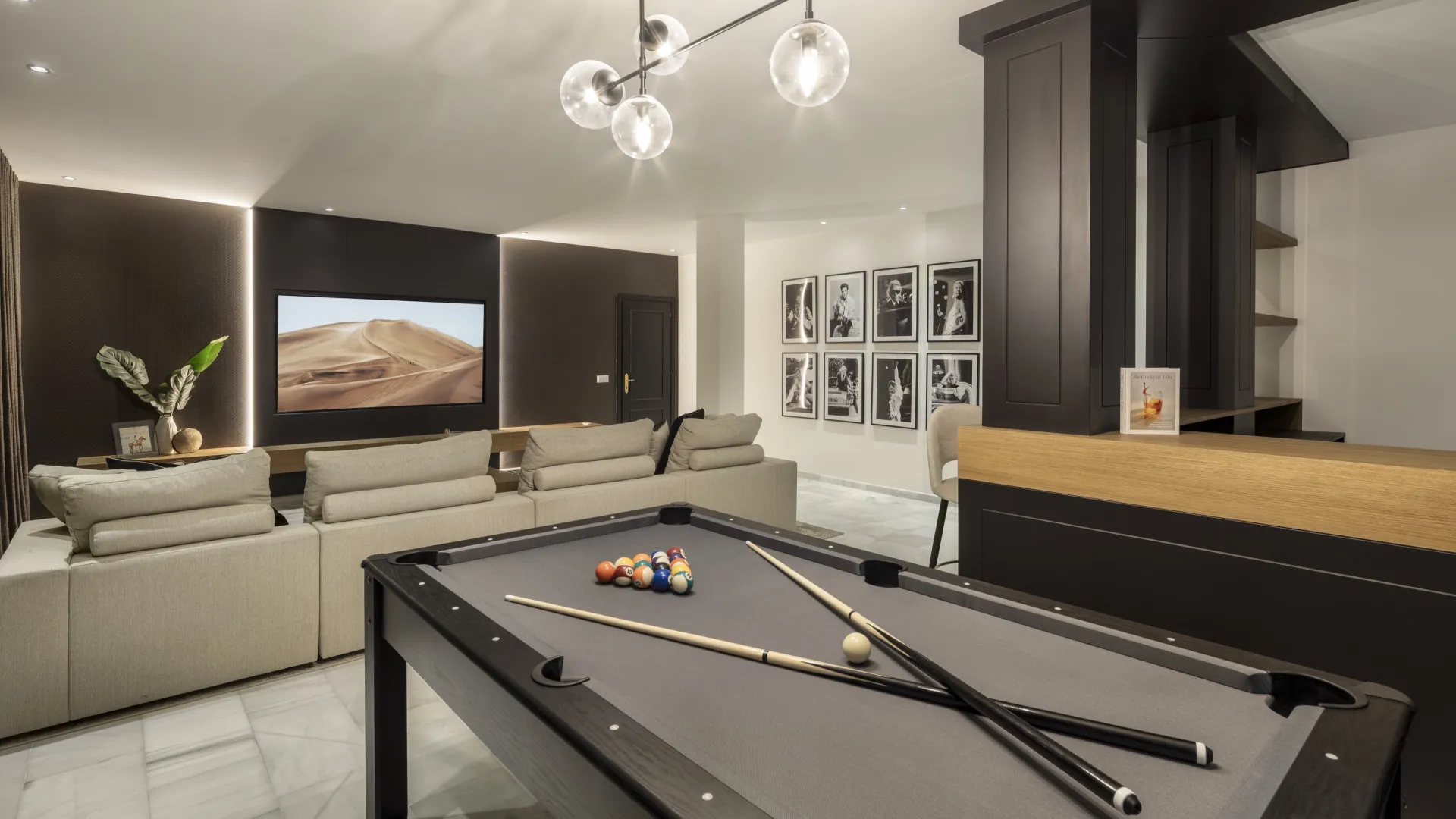 Villa a la venta en Nueva Andalucia con 12 dormitorios