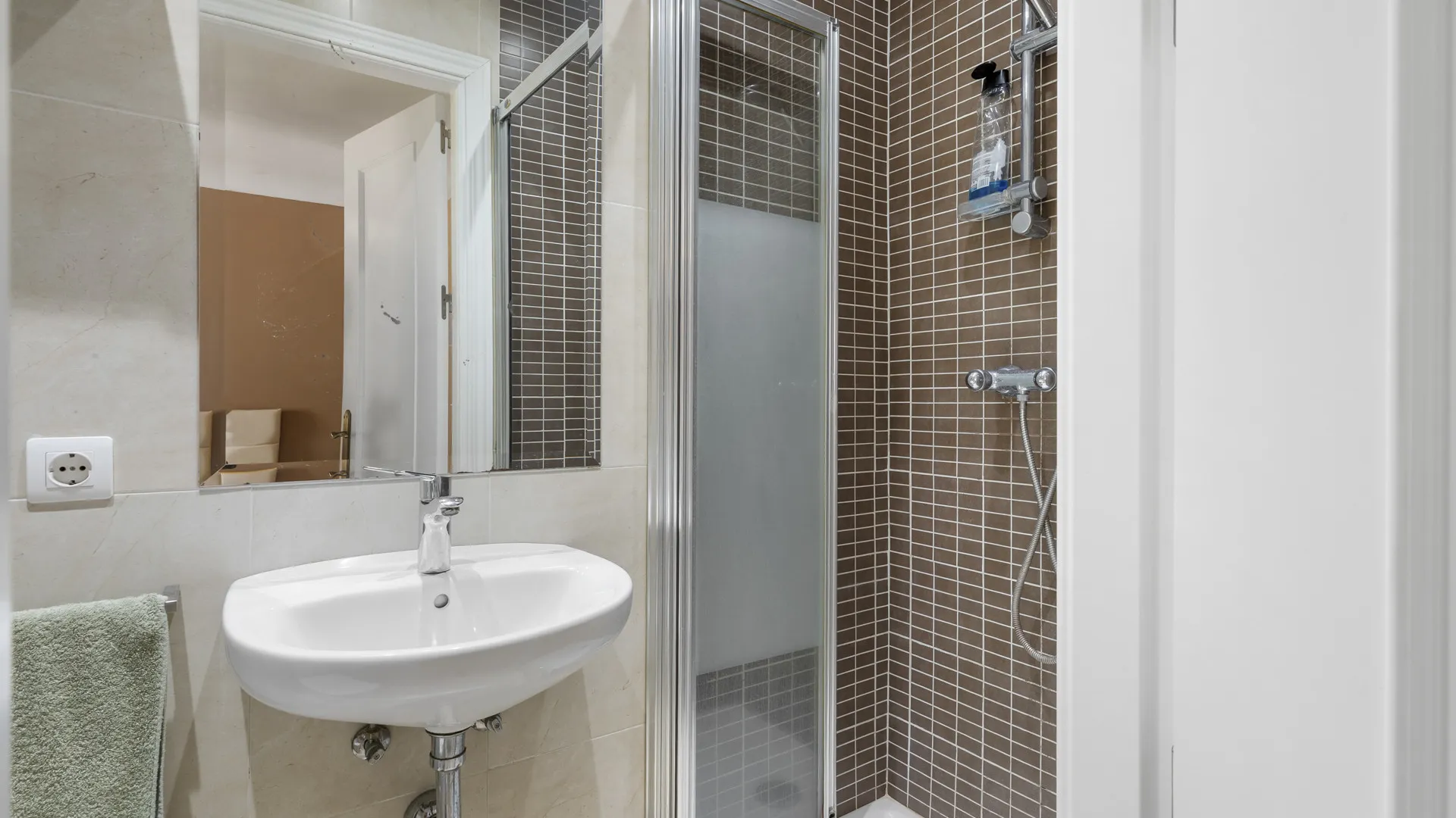 3 bedrooms Nueva Andalucia ground floor apartment for sale