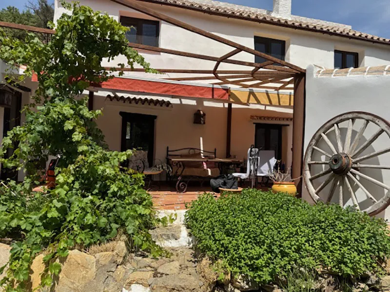 Villa for sale in Casares