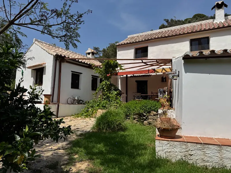 Villa for sale in Casares