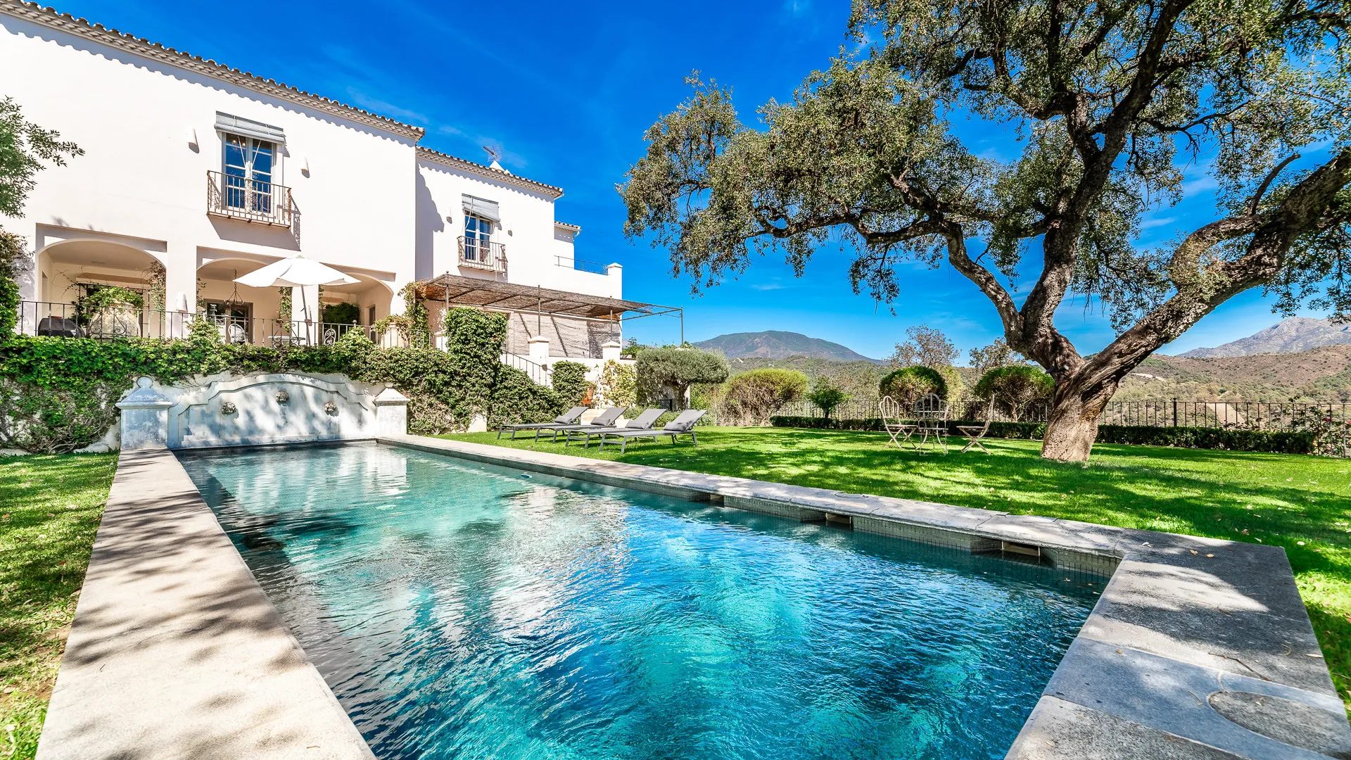 Villa for sale in Ctra. De Ronda