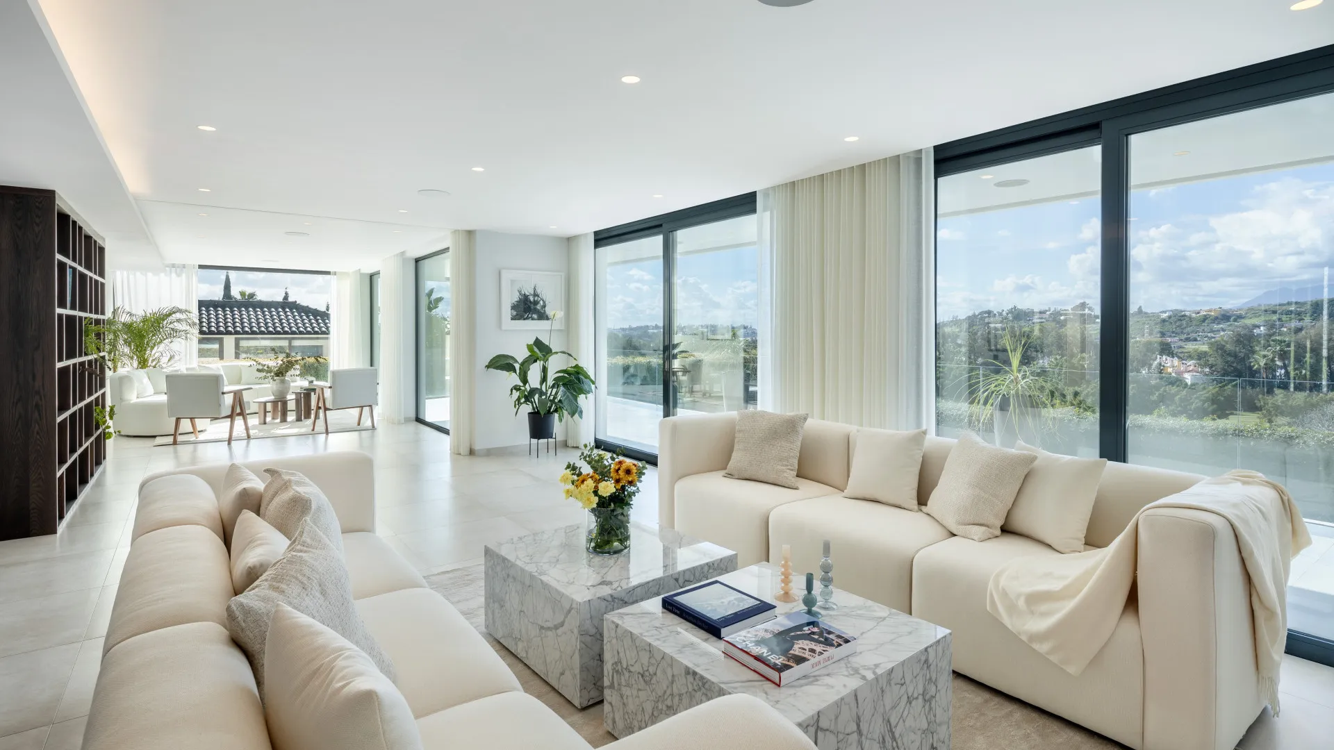 Se vende villa de 6 dormitorios en Nueva Andalucia