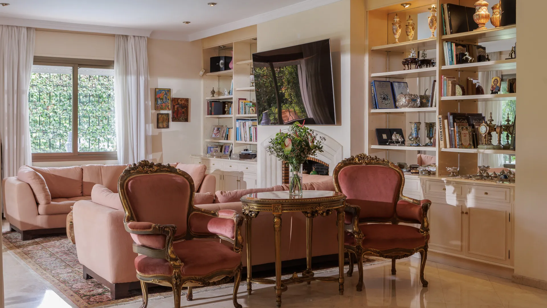 For sale Marbella East 5 bedrooms villa