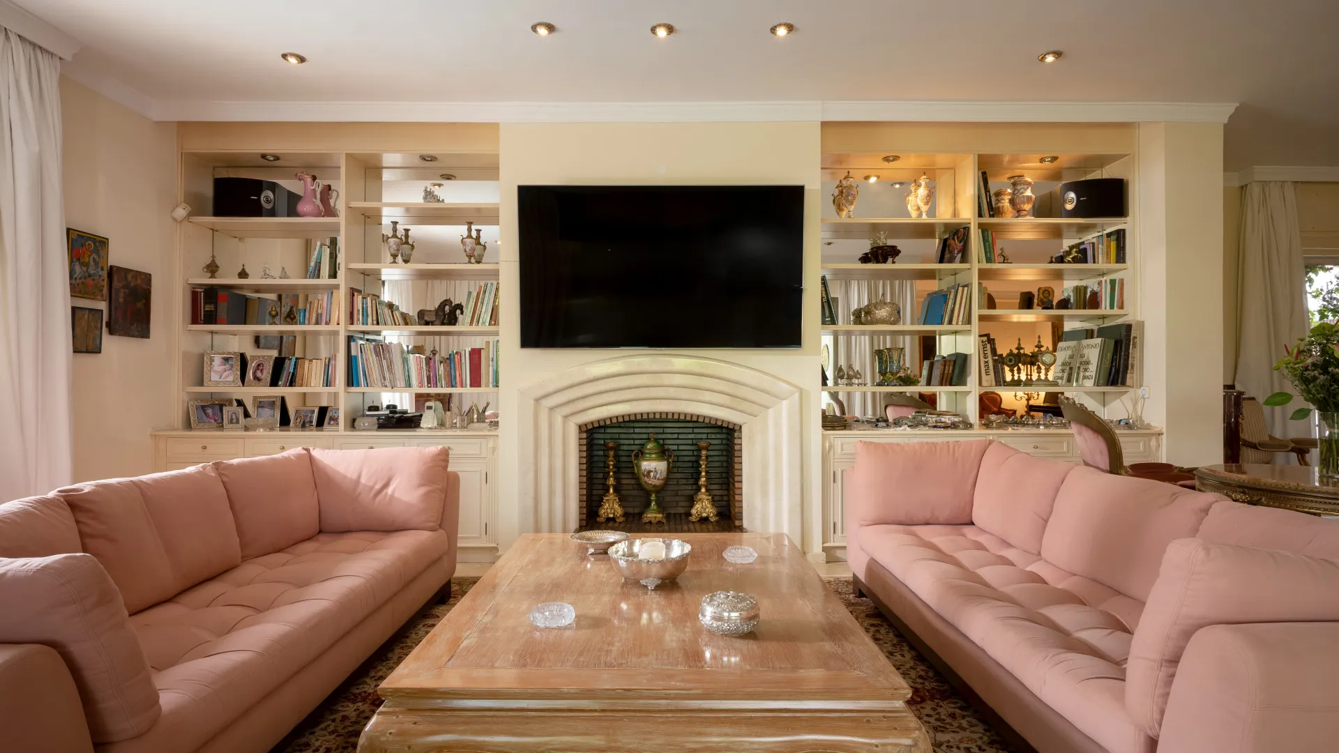 For sale Marbella East 5 bedrooms villa