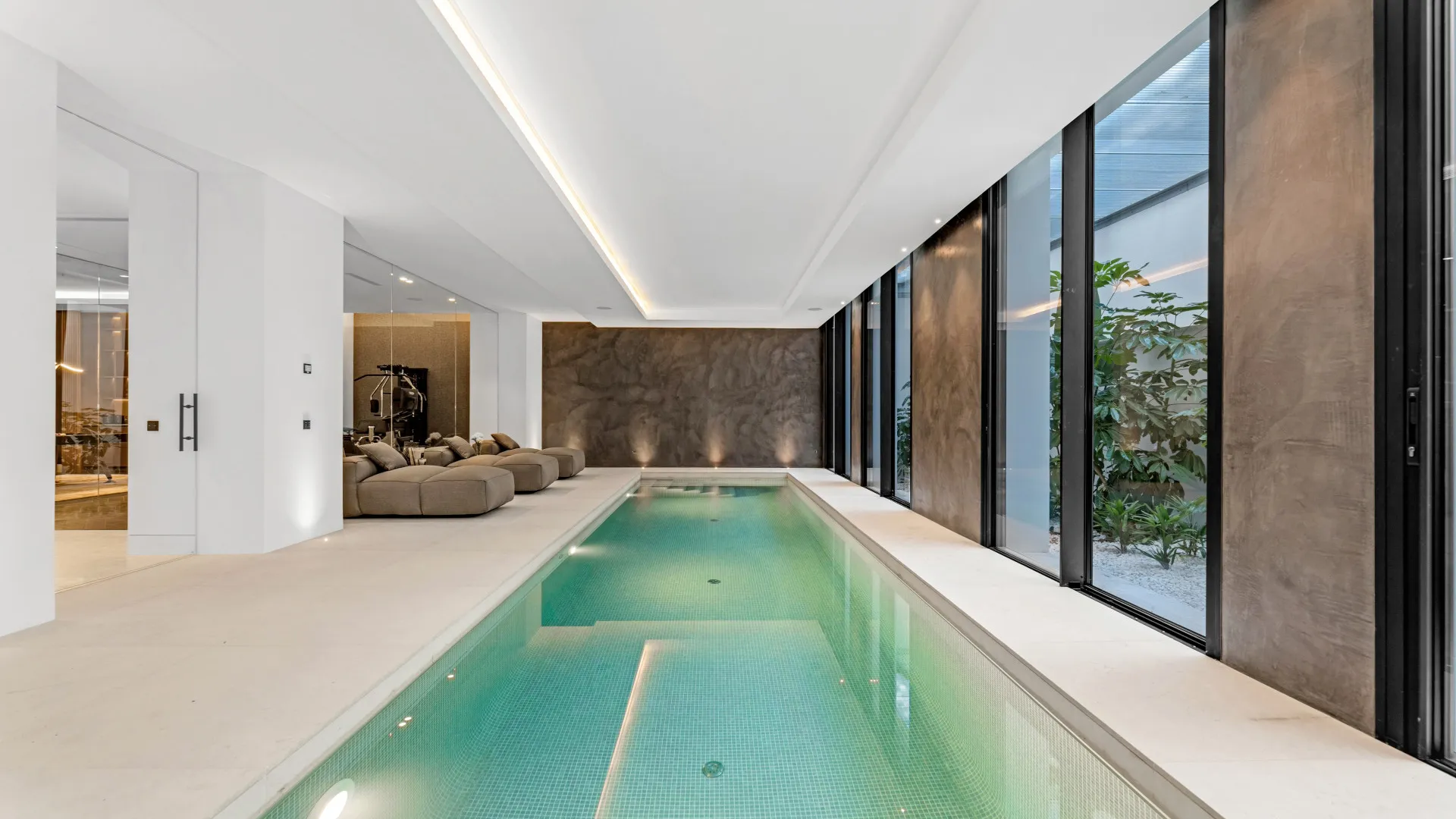 Marbella Golden Mile, villa en venta con 6 dormitorios