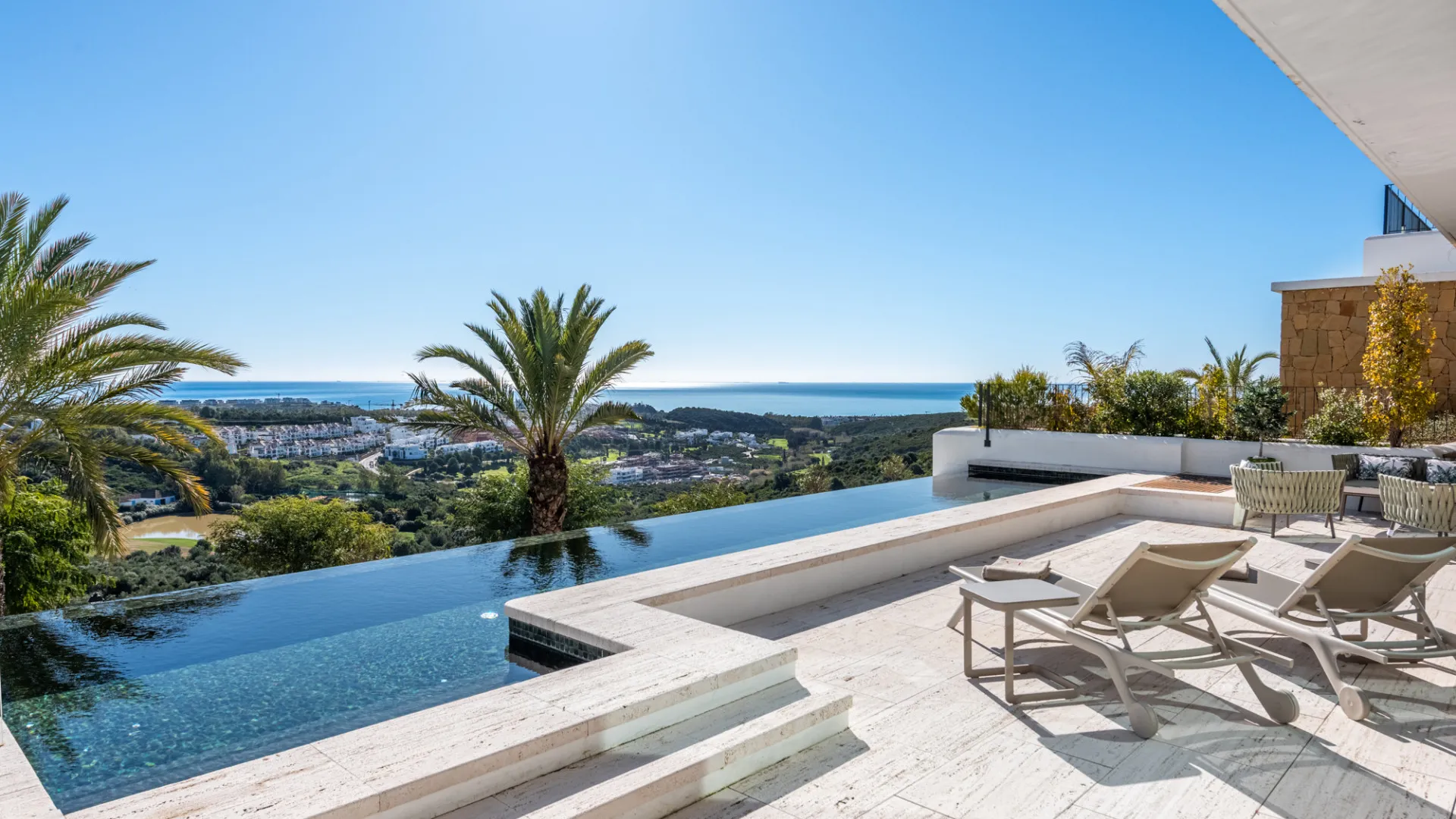 Apartment for sale in Finca Cortesin with 3 bedrooms