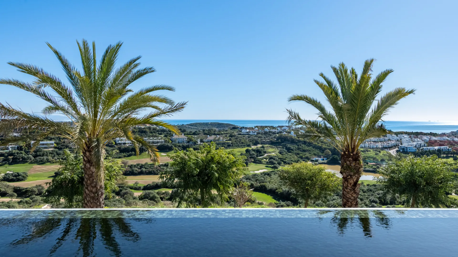 Apartment for sale in Finca Cortesin with 3 bedrooms
