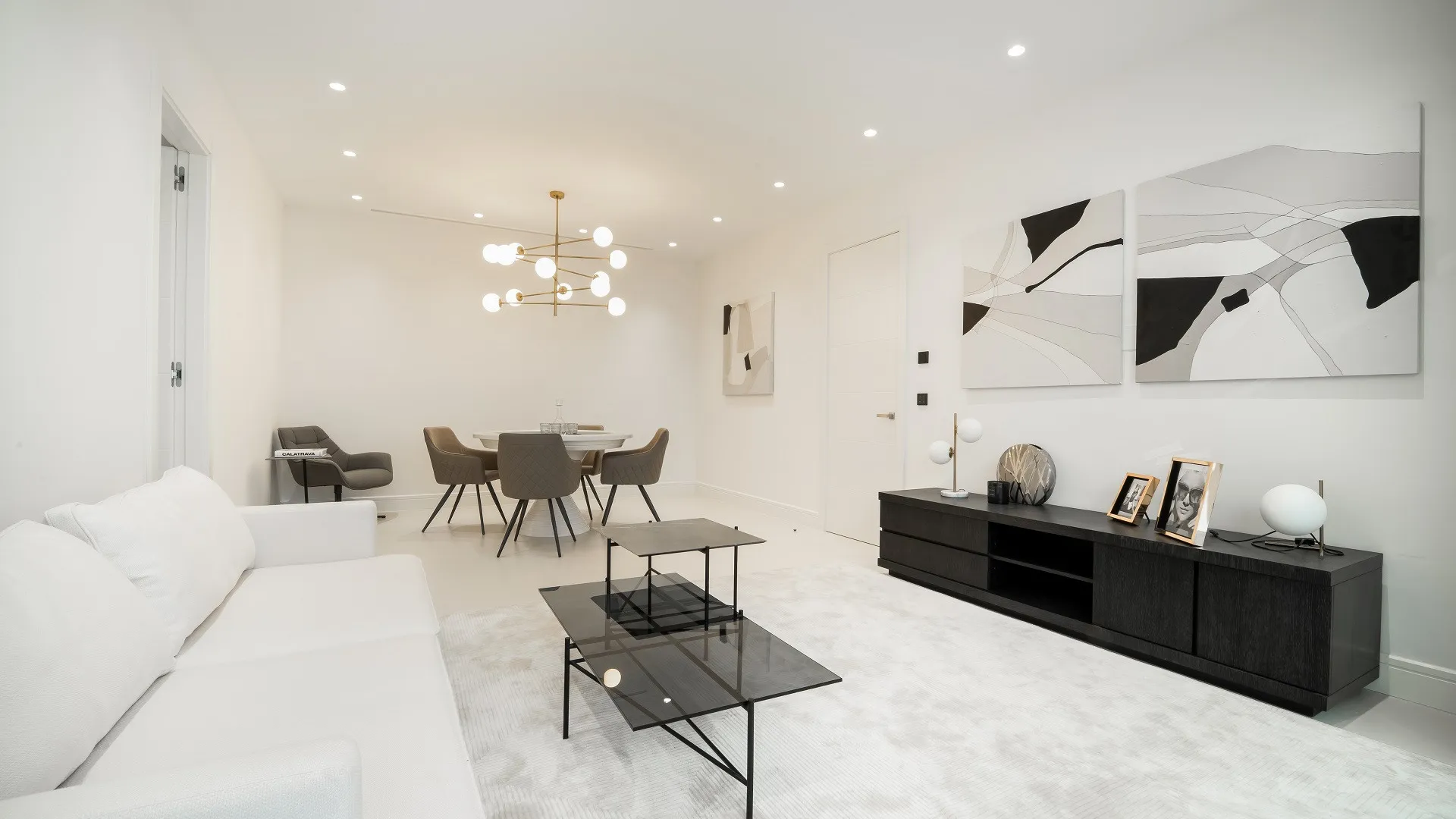 4 bedrooms villa for sale in Marbella Golden Mile