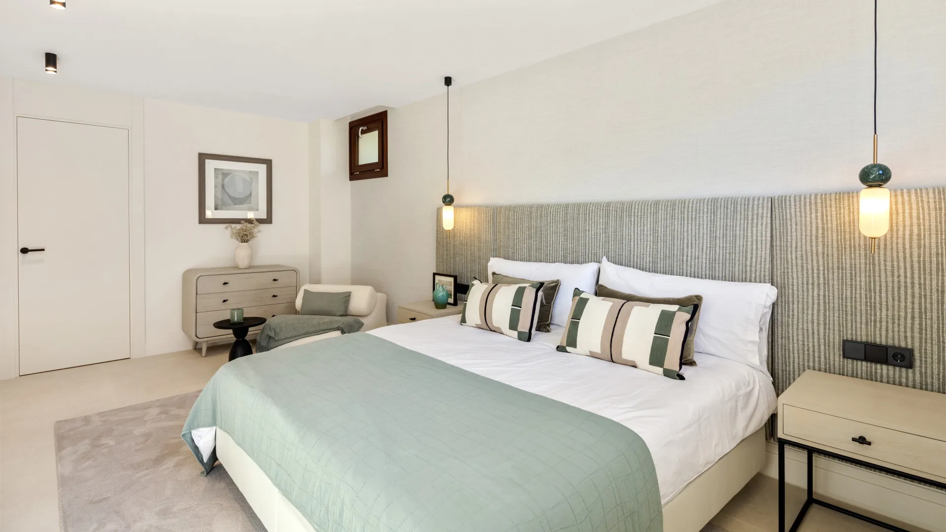 Marbella Golden Mile, adosado con 5 dormitorios a la venta