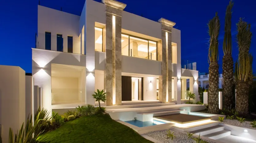 Villa de 4 dormitorios en venta en Marbella - Puerto Banus