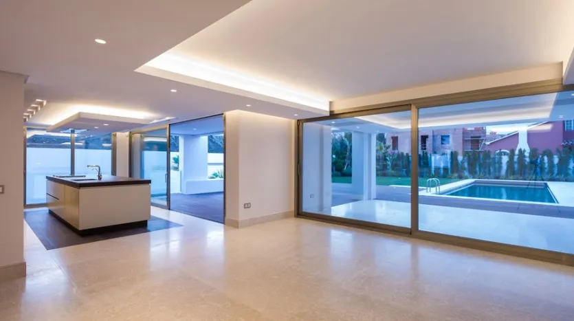 Villa de 4 dormitorios en venta en Marbella - Puerto Banus