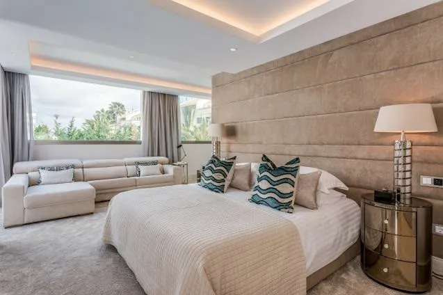 Villa de 4 dormitorios en venta en Marbella - Puerto Banus