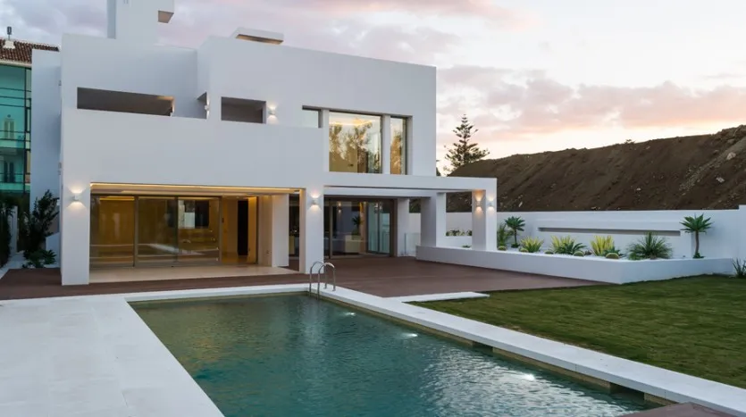 Villa de 4 dormitorios en venta en Marbella - Puerto Banus
