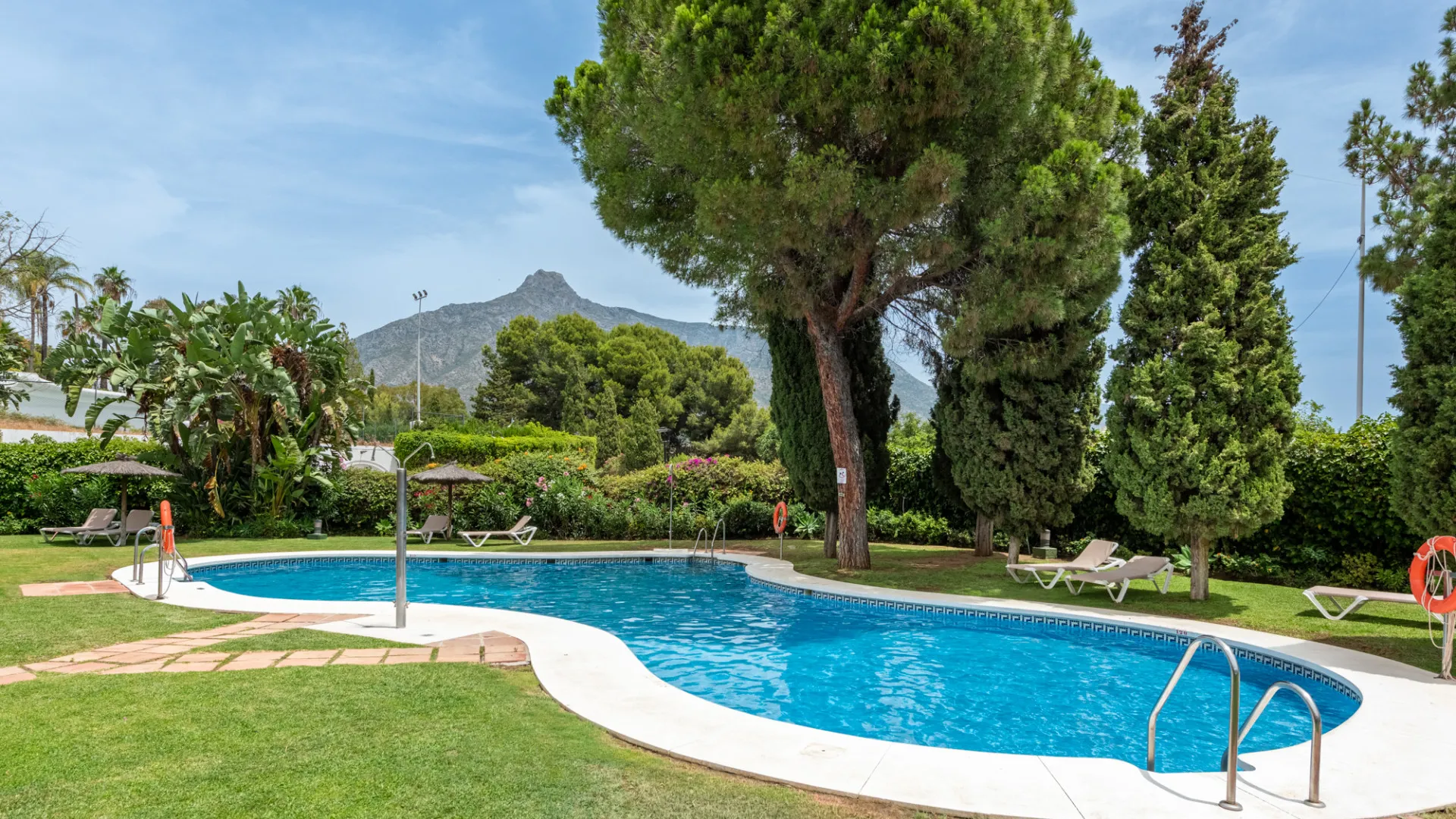 For sale apartment in Marbella Golden Mile