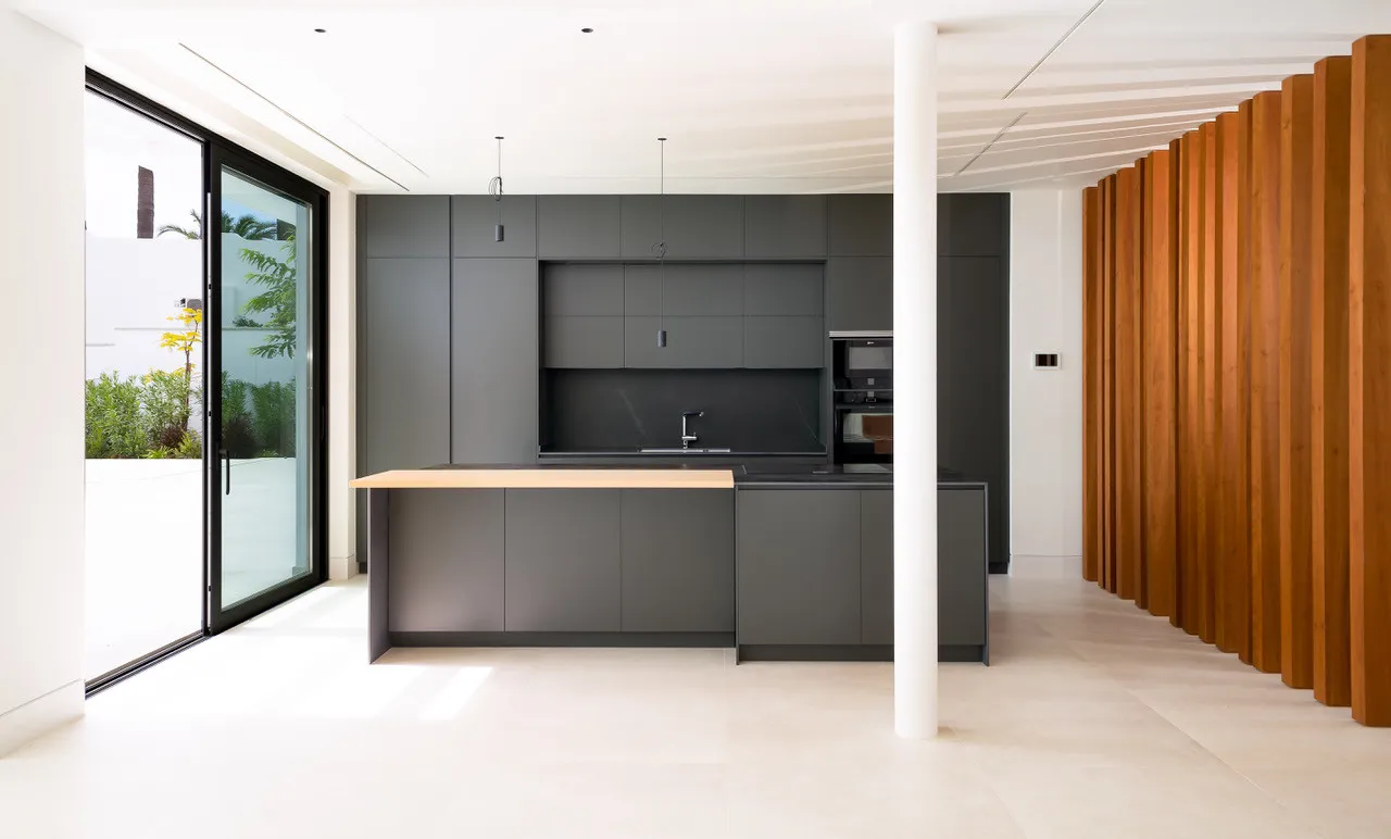 Comprar villa de 4 dormitorios en New Golden Mile
