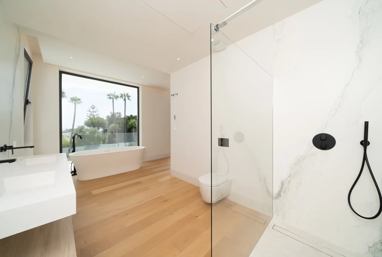 Comprar villa de 4 dormitorios en New Golden Mile