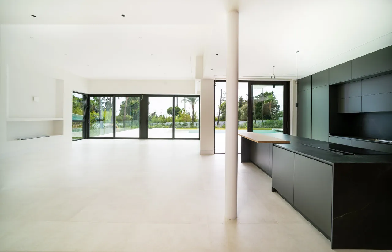 Comprar villa de 4 dormitorios en New Golden Mile