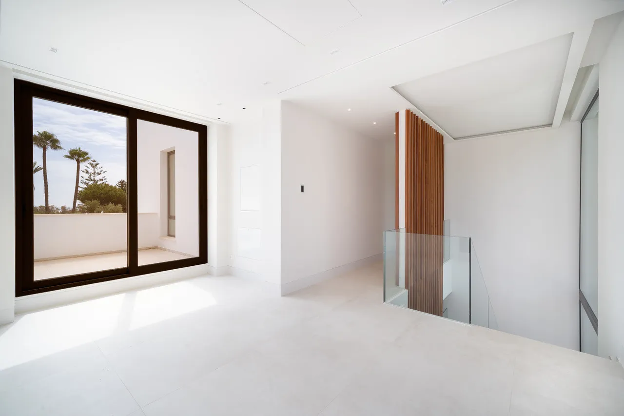 Comprar villa de 4 dormitorios en New Golden Mile