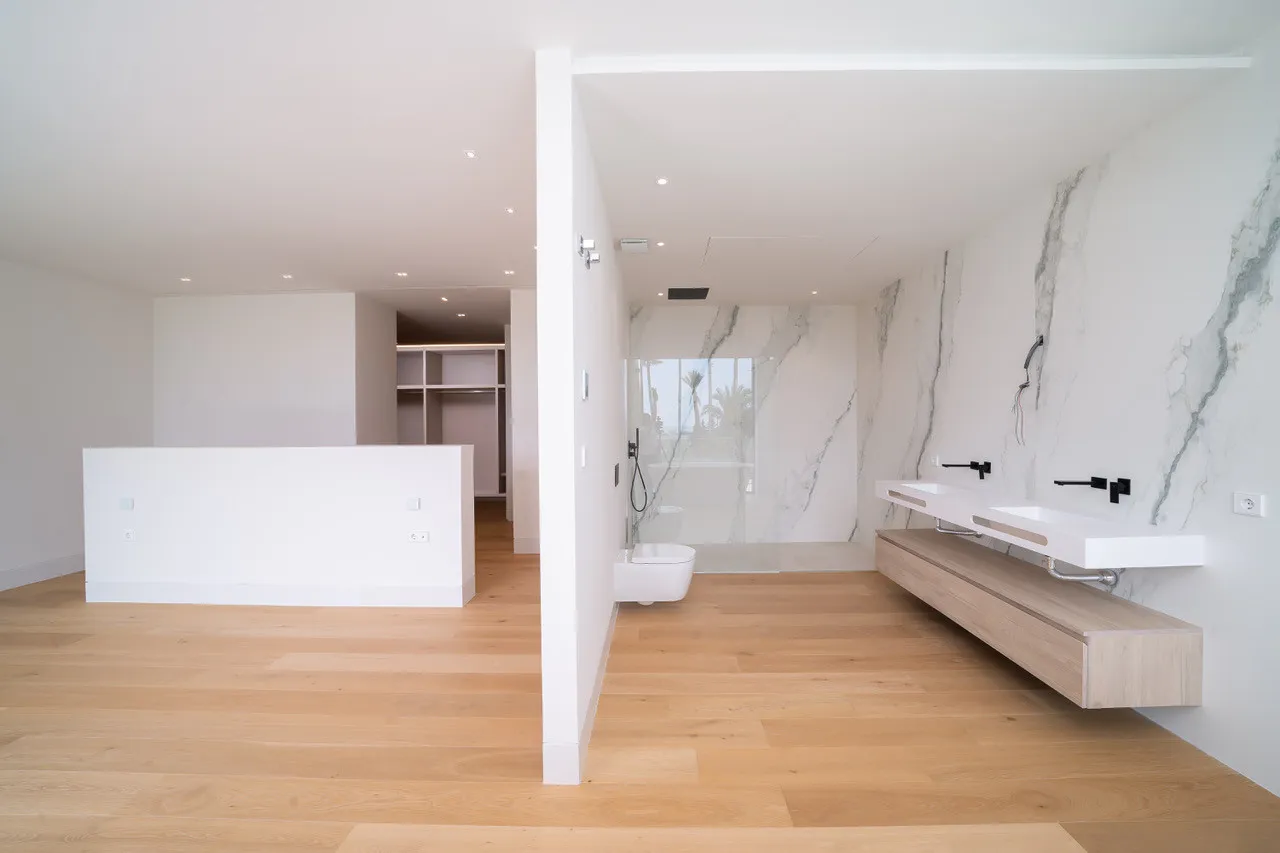 Comprar villa de 4 dormitorios en New Golden Mile