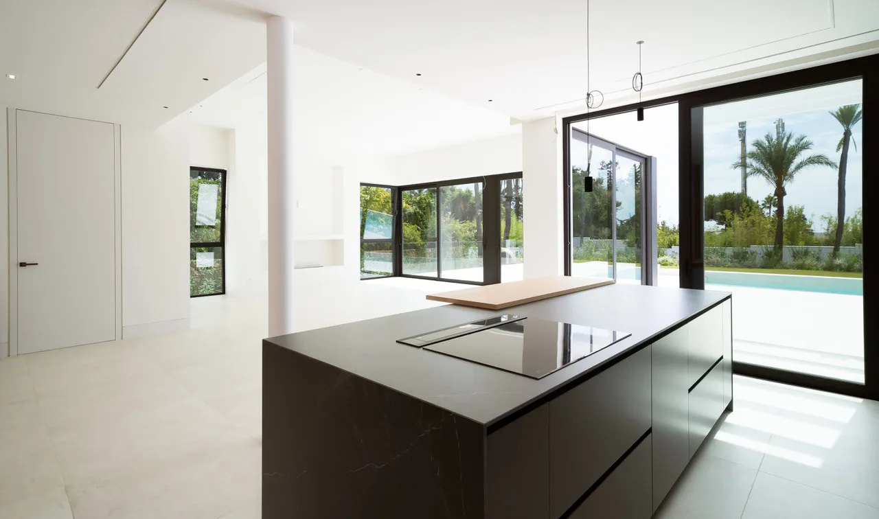 Comprar villa de 4 dormitorios en New Golden Mile