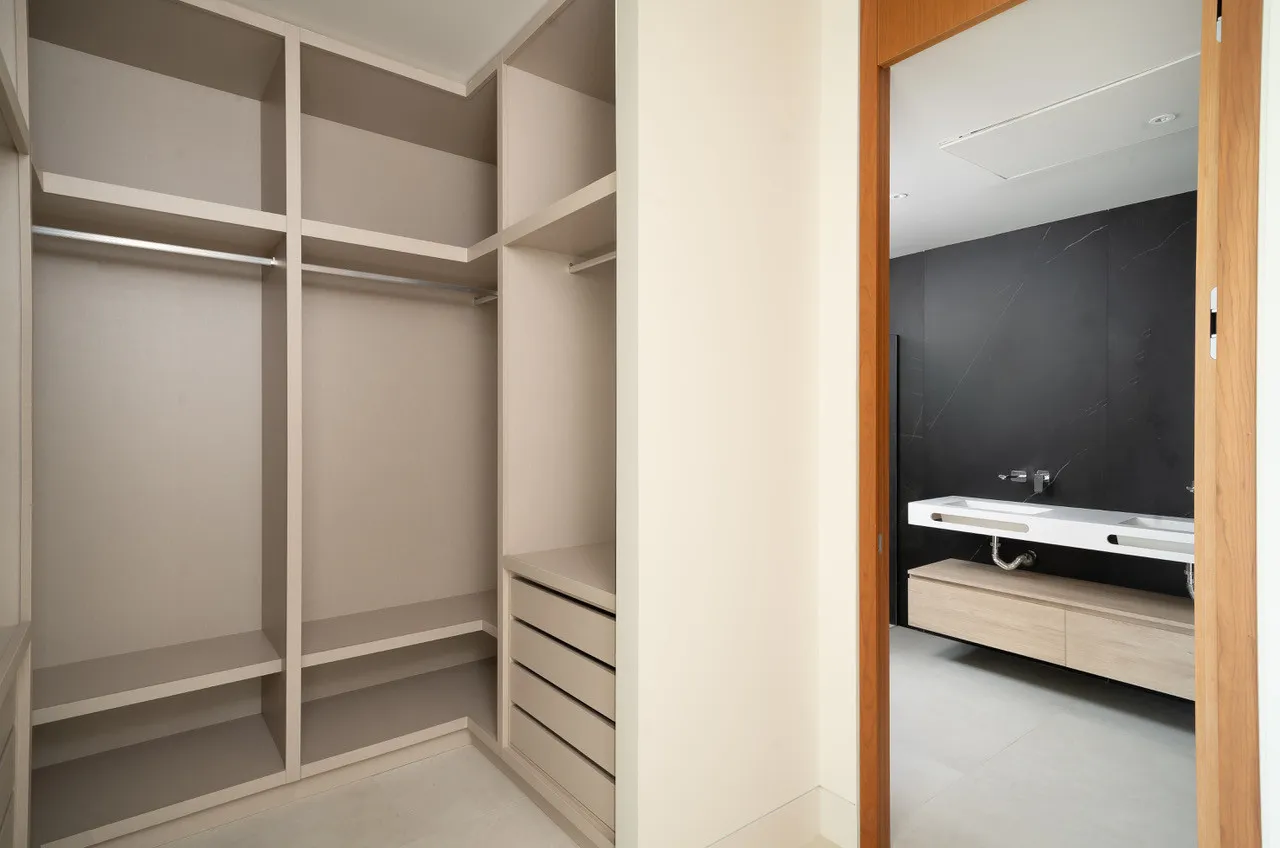 Comprar villa de 4 dormitorios en New Golden Mile