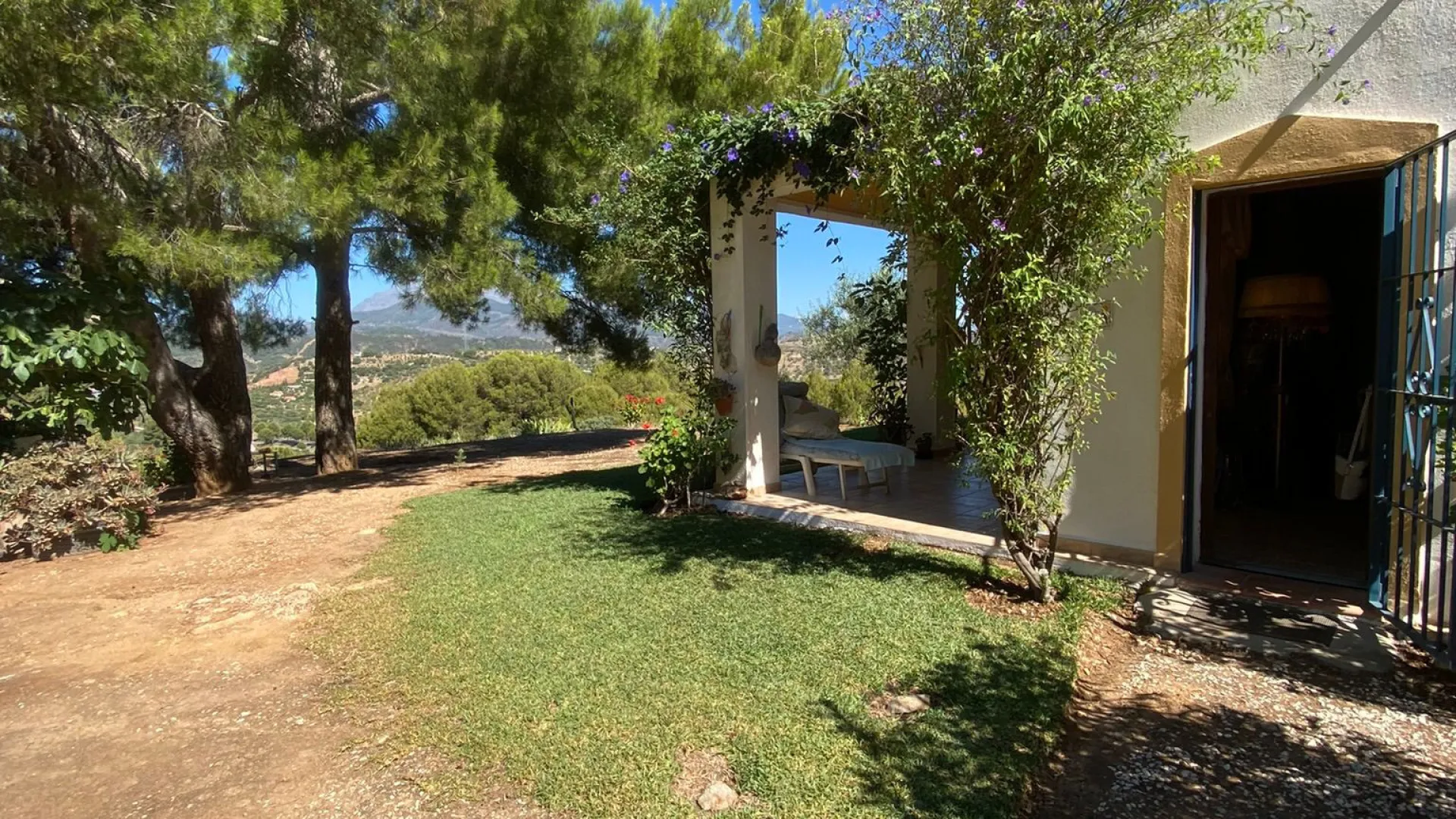 Buy finca in Monda