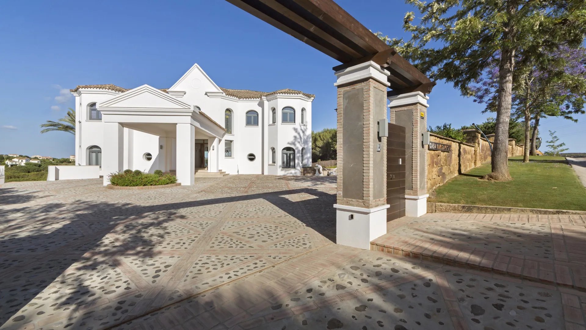 Villa de 7 dormitorios en venta en Zona G