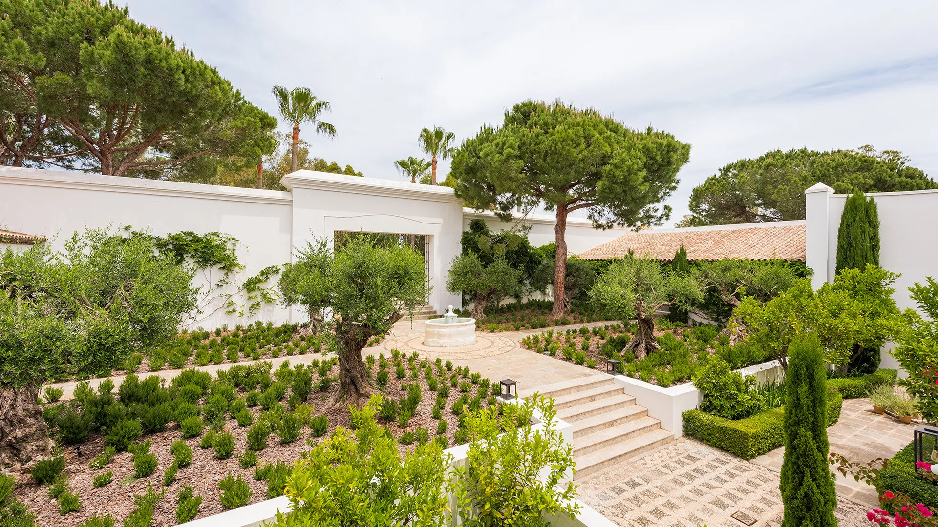 Zona F, villa en venta de 8 dormitorios