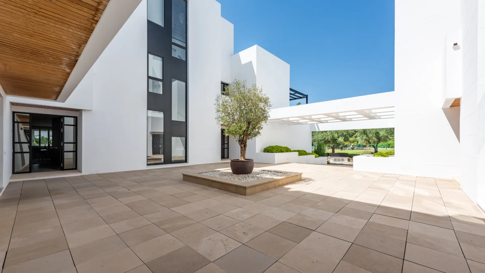 For sale 4 bedrooms apartment in Hacienda de Valderrama