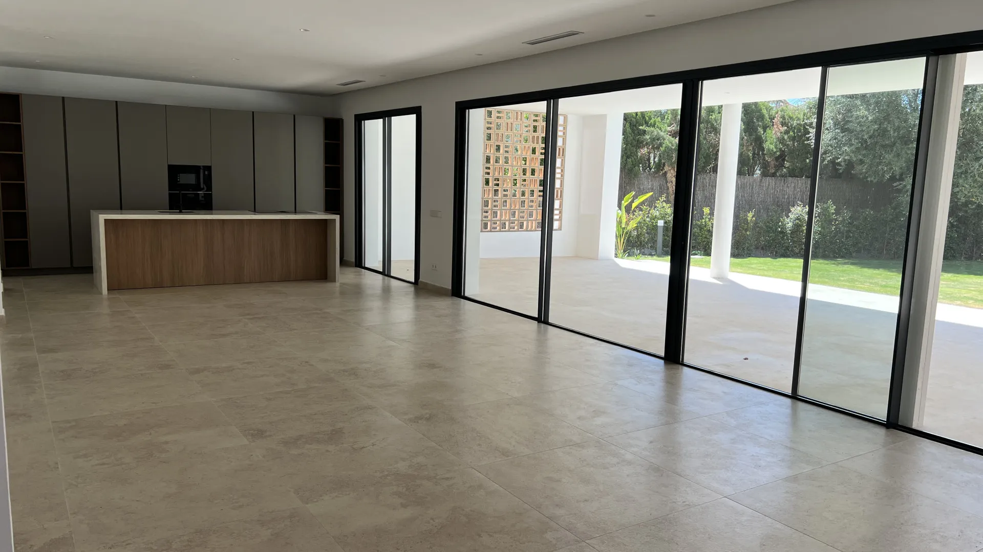 Villa with 6 bedrooms for sale in Zona B