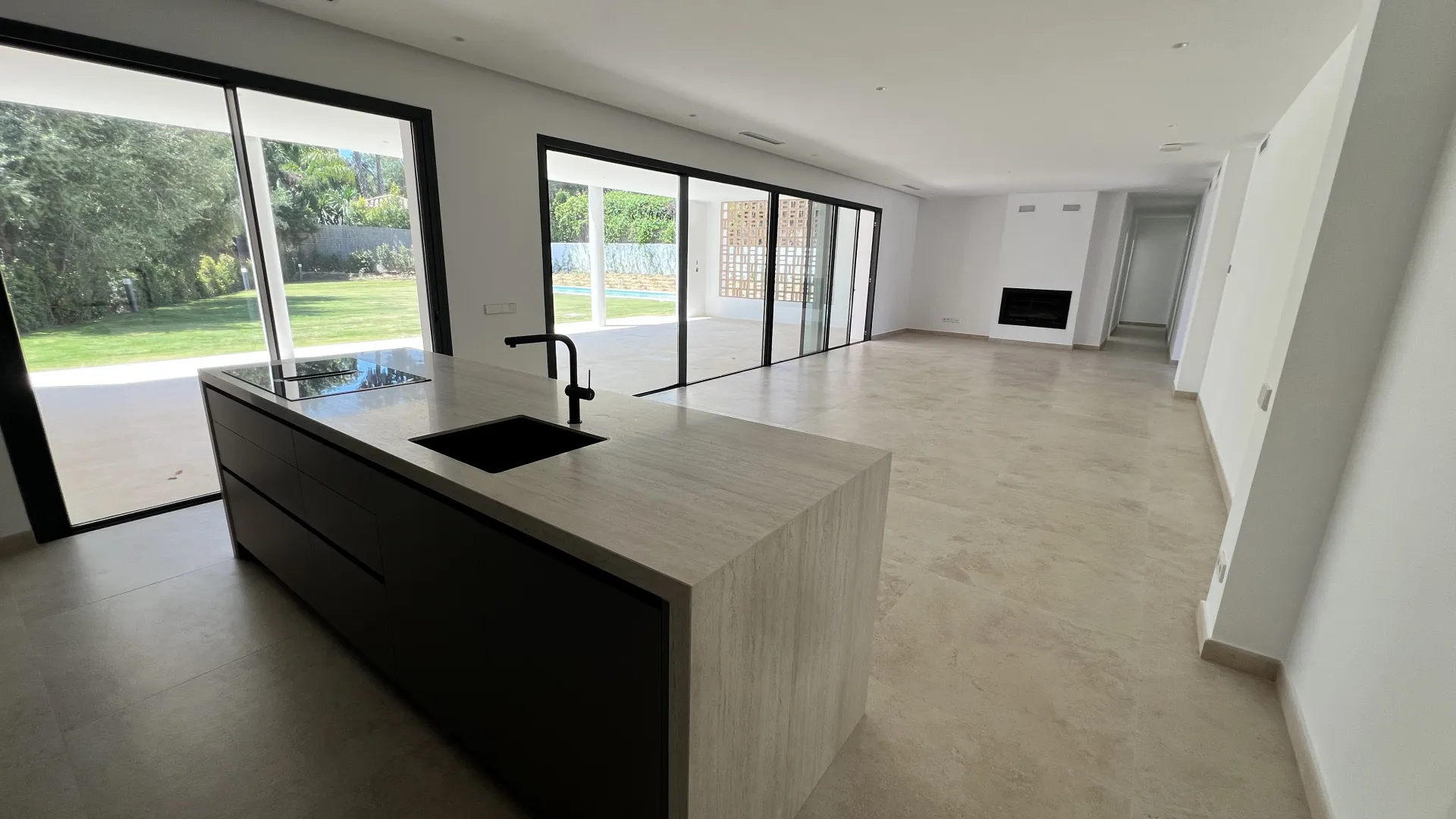 Villa with 6 bedrooms for sale in Zona B