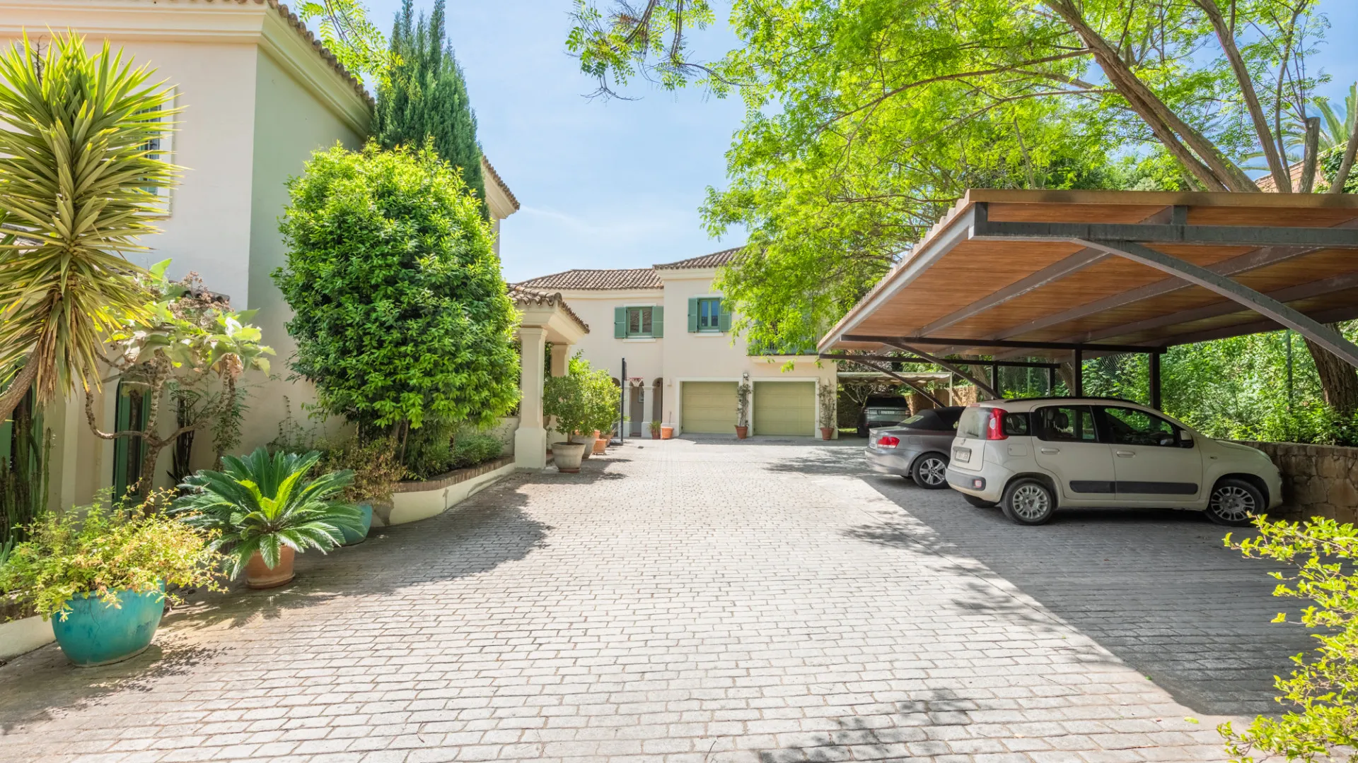For sale villa in Zona F