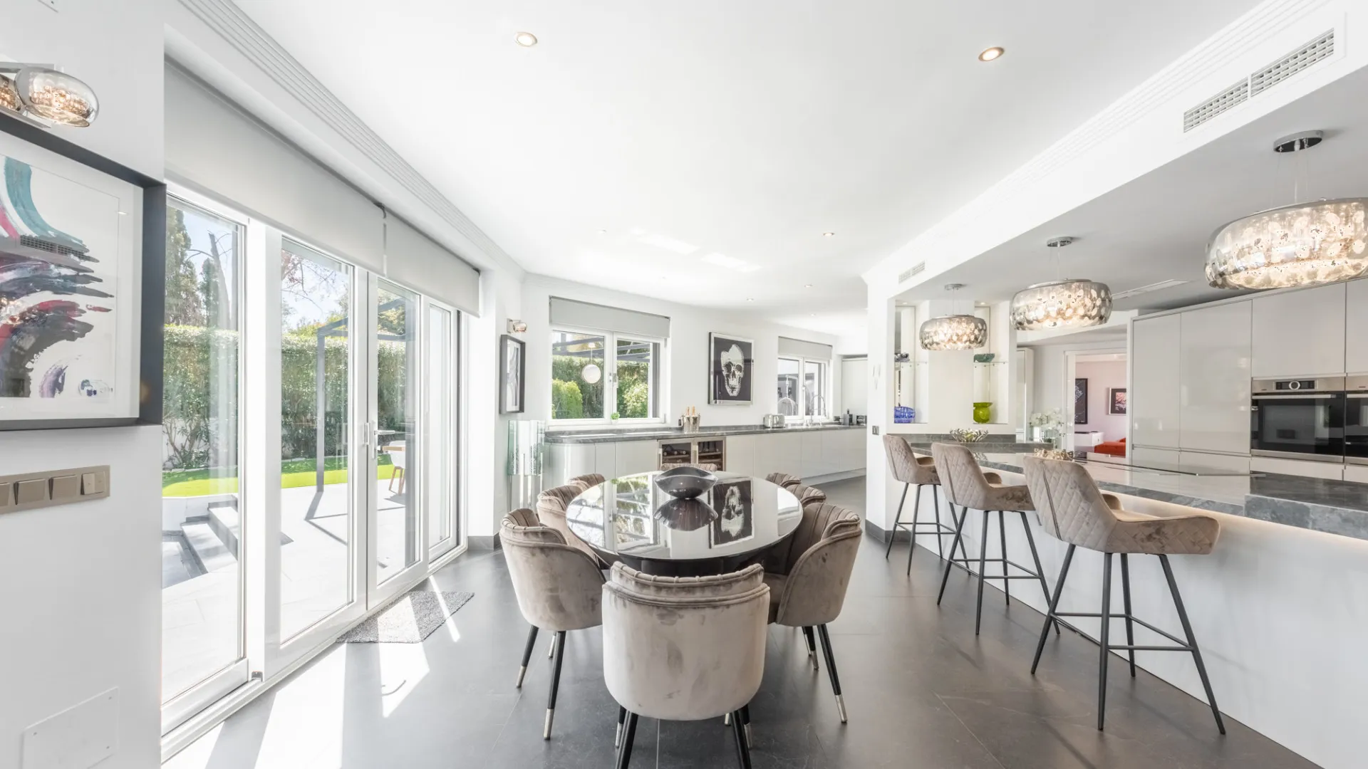 Villa en venta con 6 dormitorios en Reyes y Reinas