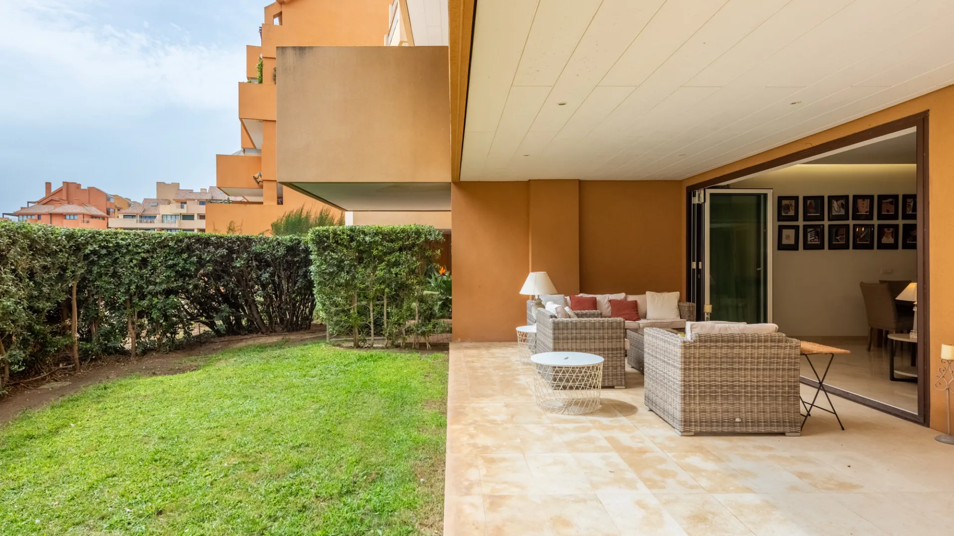 Buy ground floor apartment in Ribera del Marlin