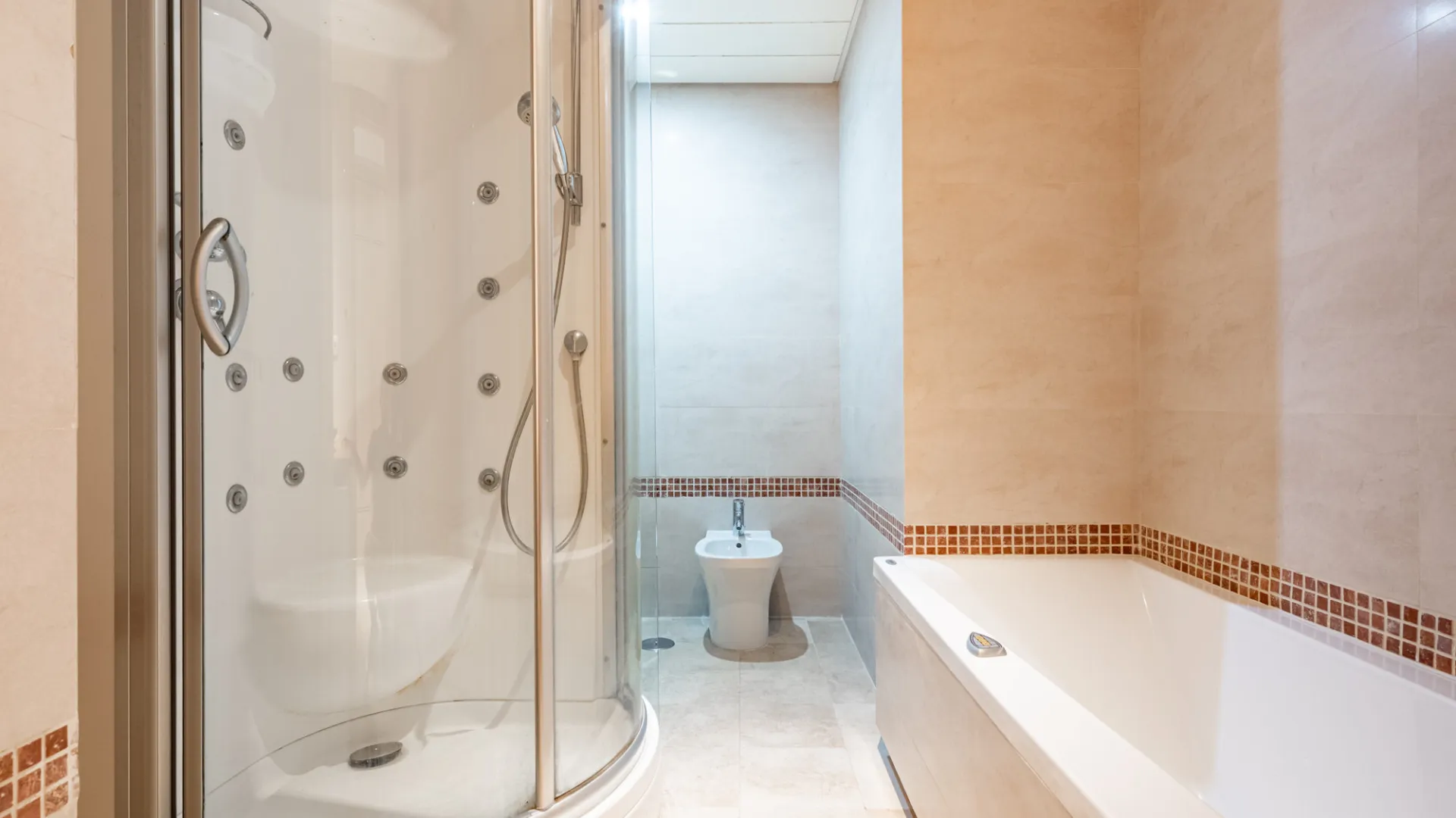 Buy ground floor apartment in Ribera del Marlin