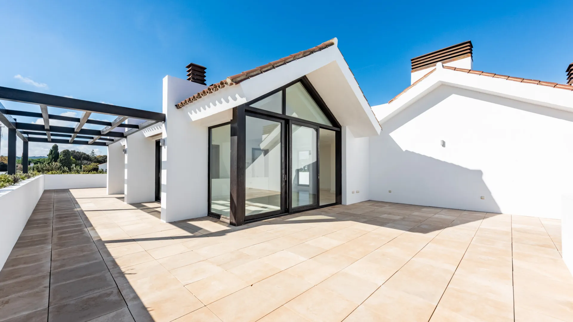 Buy duplex penthouse in Hacienda de Valderrama with 4 bedrooms