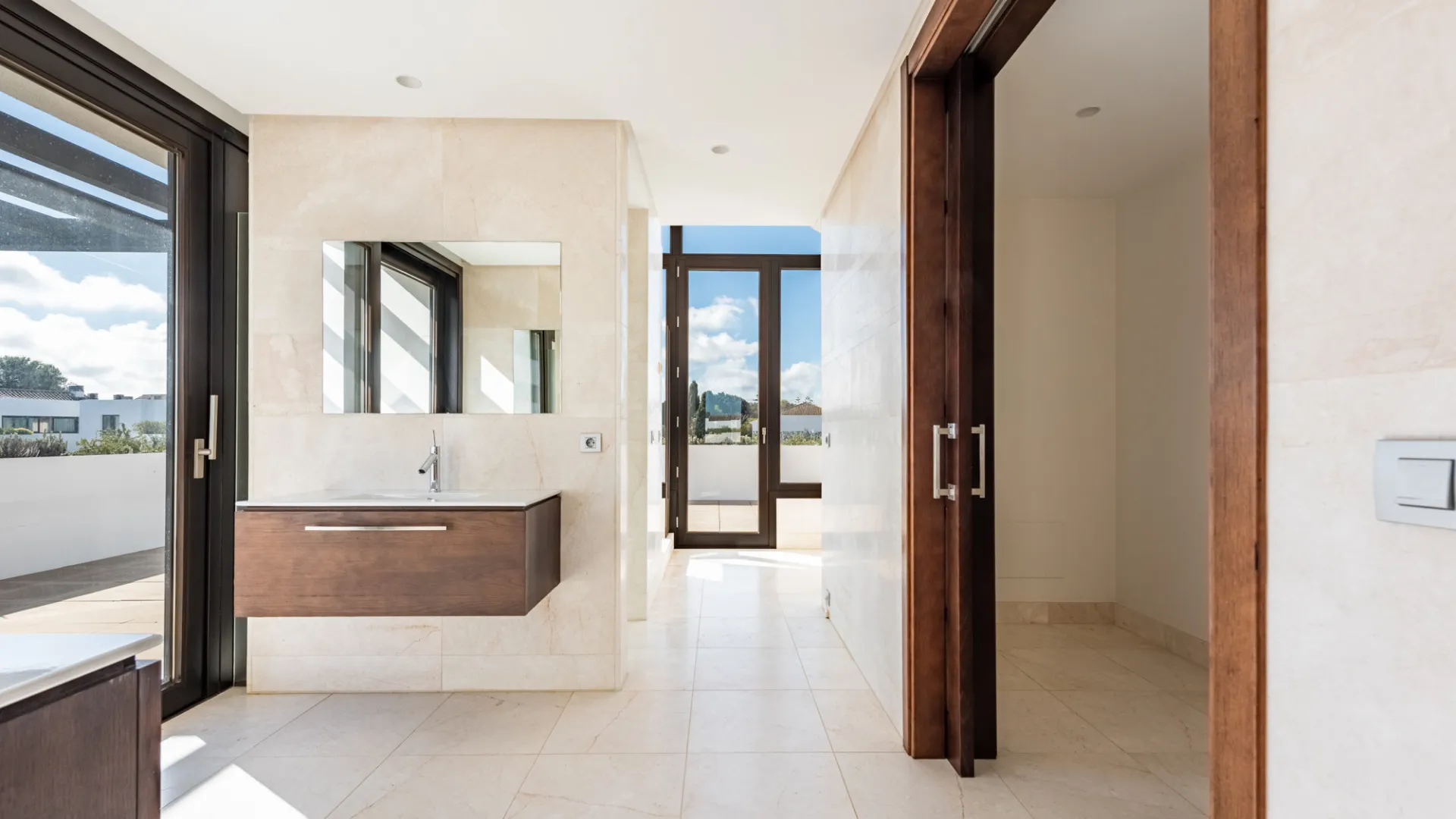 Buy duplex penthouse in Hacienda de Valderrama with 4 bedrooms