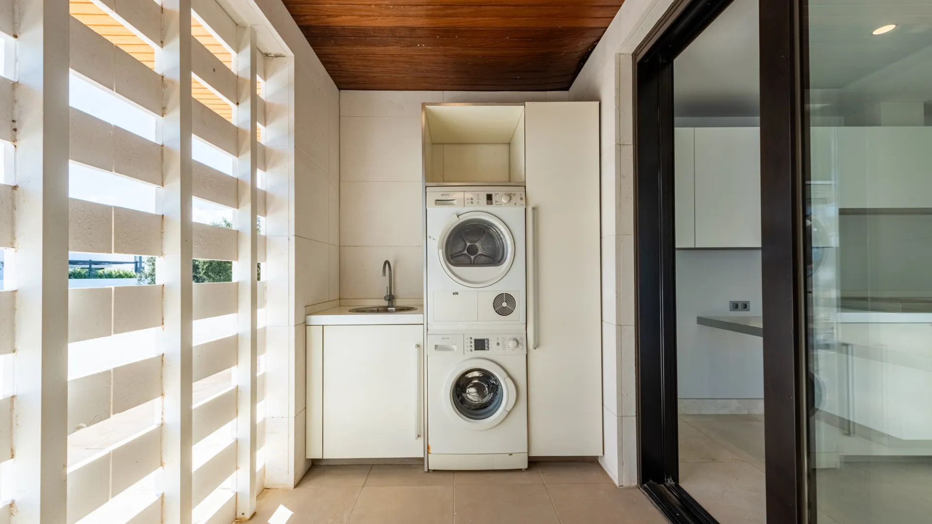 Buy duplex penthouse in Hacienda de Valderrama with 4 bedrooms