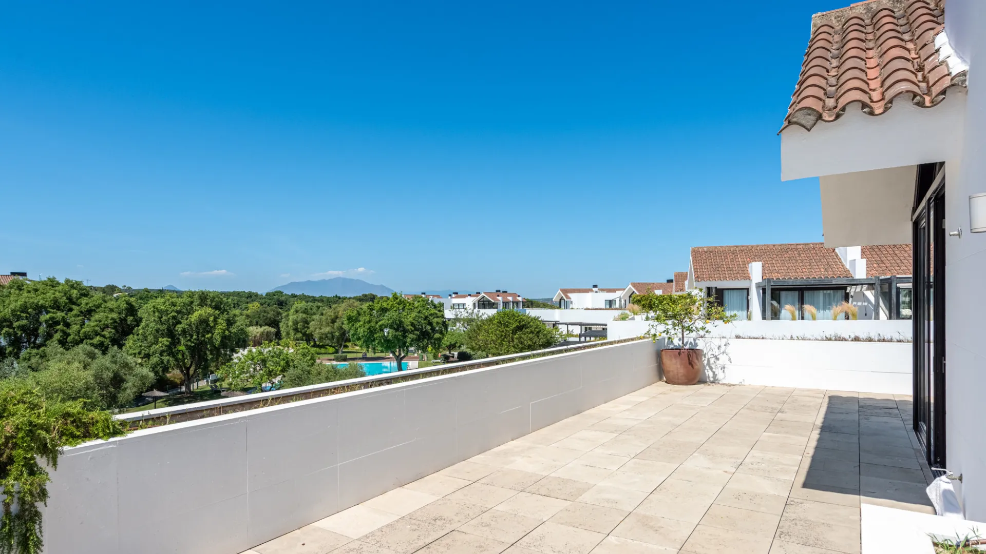 Hacienda de Valderrama 2 bedrooms duplex penthouse for sale