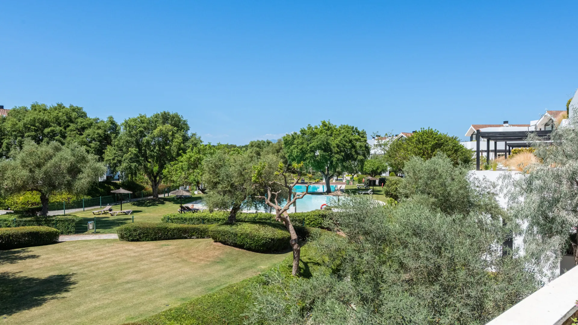Hacienda de Valderrama 2 bedrooms duplex penthouse for sale