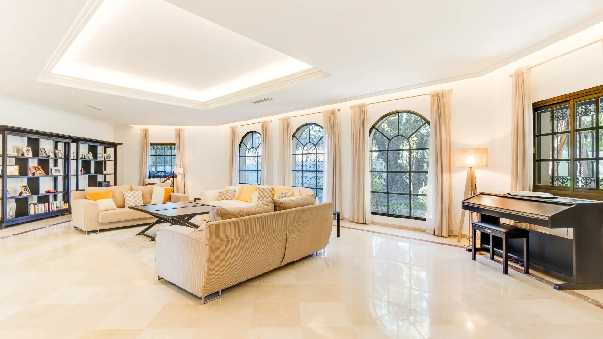 Villa de 6 dormitorios en venta en Zona D