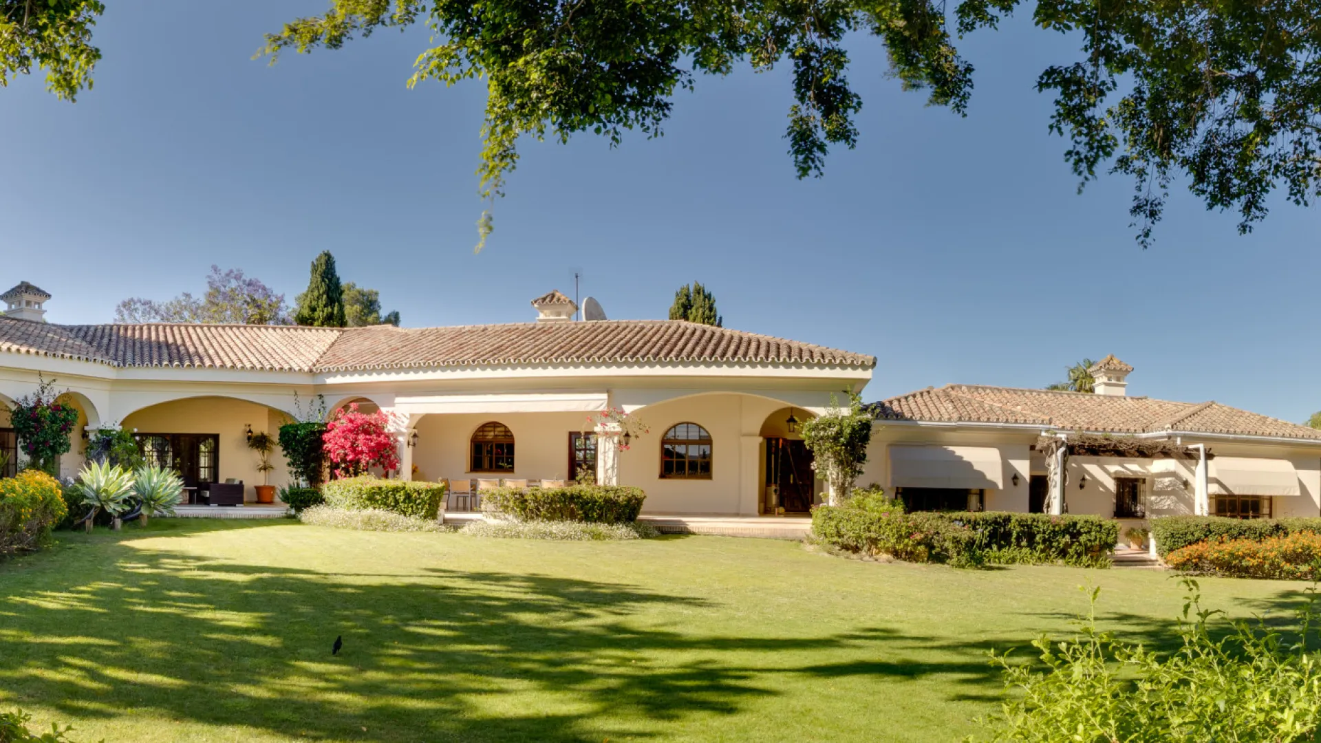 Villa de 6 dormitorios en venta en Zona D